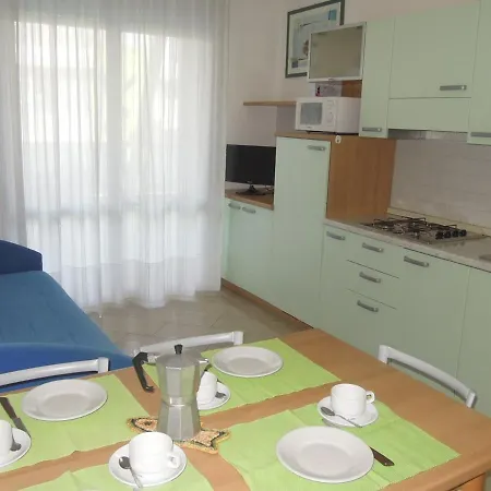 Modern Beachside Flat - Beahost *